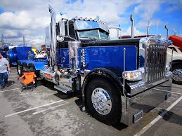 A Beautiful Peterbilt 379 With A Blind Mount Bow Tie Visor Www Raneystruckparts Com Big Trucks Peterbilt Trucks Peterbilt