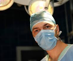 Calu, medicul si personalul, care au efectuat sute de operatii, au grija de pacienta din primele momente, datorita unei atmosfere primitoare si elegante, si va insotesc pas cu. Doctorii Cu Care Argesul Se Mandreste Numele Lor Este Cunoscut De ToÈ›i Romanii Universul Argesean