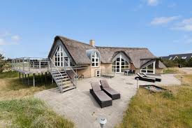 Tolles Poolhaus In Blavand In Strandnaher Lage Esmark Ferienhaus Blavand Ferienhaus Pool Haus