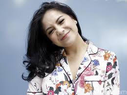 18:34:01 berita new artis indonesia. Sambil Lari Menuju Mobil Raffi Ahmad Sebut Nagita Slavina Tak Hamil