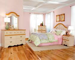 Affordable full size furniture suites for sale at rooms to go. Princess Bedroom Bed Novocom Top