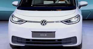 Jetzt die aktuelle website besuchen und mehr über den vollelektrischen id.3 erfahren! Volkswagen Reveals Its Mass Market Id 3 An Electric Car With Up To 341 Miles Of Range Techcrunch