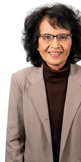 Karen Estey's Instagram, Twitter & Facebook