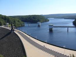Barrage de la gileppe) is een stuwdam in de belgische provincie luik, in de gemeenten jalh. Lake Gileppe Mapio Net