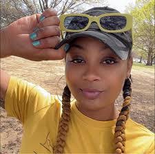 Calandra Jackson's Instagram, Twitter & Facebook