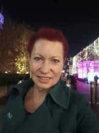 Liz Drury (@LizDruryVO)