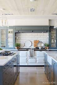 Each and every modern farmhouse kitchen should have a modern style and some modern and amazing ideas. A Modern Farmhouse Kitchen In The English Countryside Interior Design Kitchen Farmhouse Kitchen Design Farmhouse Kitchen Decor
