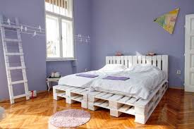 Un Meuble En Palette De Bois Pour Chaque Piece De La Maison Meuble Palette Lit En Palette Meubles En Bois De Palettes