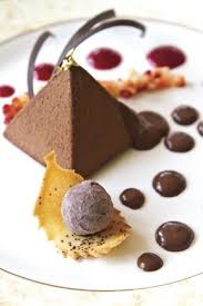 Tanzanie Chocolate Pyramid With Champagne Chambord Truffle Victoria Chocolate Desserts Photography Resep