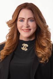 New member introducing herself as the queen connector