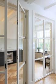 I Love All This Glass Even For Internal Doors Great Stuff And Helps Make The Spaces Portes Vitrees Interieures Cloison Vitree Interieure Cloison Interieure