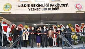 Program ve ölçme değerlendirme kurulu. Istanbul Universitesi Dis Hekimligi Fakultesi Vezneciler Klinigi Acildi