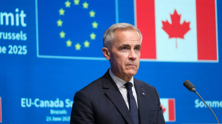 Mark Carney takes jab at Donald Trump after teleprompter goes down