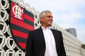 A decisão foi comunicada às 02h46 pelo perfil oficial do clube no twitter, após um encontro entre o presidente rodolfo landim, o vice de futebol, marcos braz, e o diretor bruno spindel. Reinaldo Rueda E Apresentado Como Novo Tecnico Do Flamengo Gazeta Esportiva