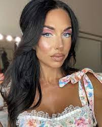 Marina Cornett's Instagram, Twitter & Facebook