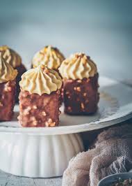 Rocher Au Praline Ganache Montee Au Dulcey Recette Gateaux De Fin D Annee Gateau Cube Gateau Aux Fruits Frais