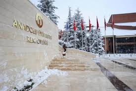 Anadolu üniversitesi açıköğretim fakültesi yunus emre kampüsü tepebaşı 26470 eski̇şehi̇r / türki̇ye. Dr Bulent Yucel Anadolu Universitesi Ndeki Gorevinden Alindi Yucel I Ziyarete Giden Baris Akademisyeni Yrd Doc Dr Meral Gurbuz U Guvenlik Okuldan Cikardi Baris Icin Akademisyenler