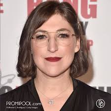 Anna Dovalina's Instagram, Twitter & Facebook