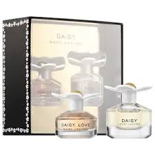 Marc jacobs perfume reviews, mod noir, perfect, bang, bang bang, blush, blush intense, daisy, daisy 10th anniversary edition, daisy 10th marc jacobs is an american fashion designer born in 1963. Mini Daisy Perfume Set Marc Jacobs Fragrances Sephora Perfume Gift Sets Daisy Perfume Perfume Set