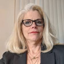 SENIOR PRODUCER STEPHANIE•