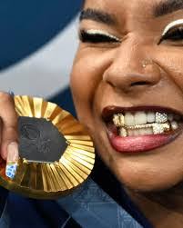 Wendy Masters's Instagram, Twitter & Facebook