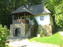 Mai multe piese se pot face reduceri. Asa AratÄƒ Interiorul Casei De Pe Bancnota De 10 Lei Stb Sindicat