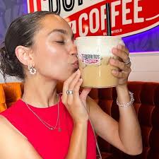 Do you want the house tour? (We just want to show you our Alani fridge) 😌💕