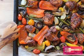 Hähnchen mit gemüse aus dem ofen. Hahnchen Gemuse Blech Low Carb Sandras Kochblog