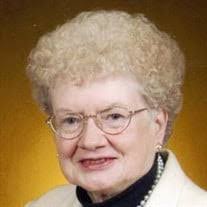 Karen Traina's Instagram, Twitter & Facebook