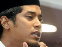 Khairy jamaluddin, menteri sains, teknologi dan inovasi malaysia, ahli parlimen rembau Khairy Jamaluddin A Sketch Of A Young Man As A Politician Aliran