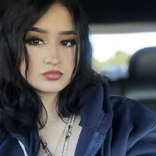 Rosalyn Decker's Instagram, Twitter & Facebook