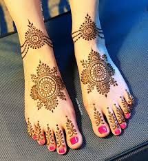 Unique Mehendi Design Ideas That Are Trending This Season Mehndi Designs Leg Mehndi Foot Henna