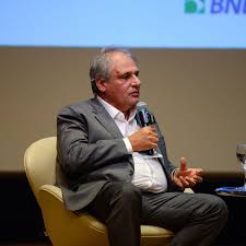 Quem é Carlos Sanchez, dono do grupo EMS que comprou farmacêutica Medley por U$600 milhões