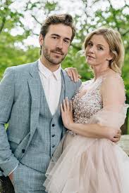 Hochzeitsgast Hochzeit Outfit Inspo Inspiration Couple Couplegoals Paar Partnerlook Dresscode Kombinieren Detai Kleid Hochzeit Kleid Rose Hochzeitskleid Spitze