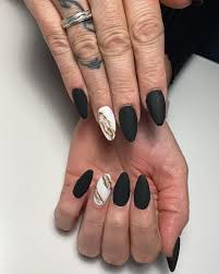 Las uñas acrílicas negras toman esa inspiración y la ponen en unas hermosas uñas oscuras. Marmol Unas Acrilicas Negras Mate Y Efecto Facebook