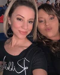 Tina Toups's Instagram, Twitter & Facebook