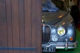 Vendre sa voiture n'a jamais été aussi facile ! L Auto Des Voisins En Alsace Jean Michel Brasseur Roule Tous Les Jours En Renault Clio De 2005 Une Sortie De Grange Comme Neuve