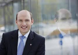 Since 31 august 2010 he has been minister president of the german state of hesse.from 1 november 2014 until 31 october 2015 he was president of the bundesrat and ex officio deputy to the president of germany.he has been chairman of cdu in hesse since july 2010. Cdu Kreisverband Darmstadt Dieburg Manfred Pentz Ministerprasident Volker Bouffier Wird Weiterhin Als Starke Stimme Hessens In Der Cdu Deutschlands Vertreten Sein