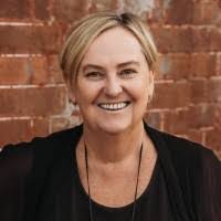 Pauline Piper's Instagram, Twitter & Facebook