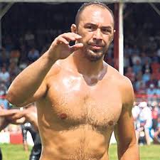 Türk pehlivandır ve 652 ve 655. Ali Gurbuz Esi Kim Biyografi Sitesi