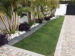 17 Ideas Para Que Tu Jardin Sea Como De Hotel Moderno Y Con Estilo Homify Homify Side Yard Landscaping Rock Garden Landscaping Front Yard Landscaping