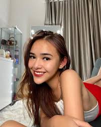 Meski belum jelas status keduanya, namun amanda manopo dan billy syahputra beberapa kali menunjukkan kemesraan mereka ke publik. Profil Dan Biodata Amanda Manopo Terlengkap Dengan Foto Terbaru