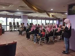 Meskipun tidak lagi menyanyi, wan pernah berlakon dalam drama kekeluargaan, seutuh kudrat talian kasih di tv1 pada tahun 2002 yang mendapat rating tinggi pada waktu itu. Hures Uitm Kbm On Twitter Majlis Perasmian Seutuh Kudrat Talian Kasih Ramadhan Baru Sahaja Selesai Hures Csr