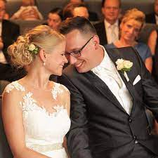 Sie können zwischen langen oder kurzen brautkleidern, strandhochzeitskleidern, brautkleidern in übergrößen. Veronikas Braut Und Festmoden Brautkleider Brautmoden Potsdam