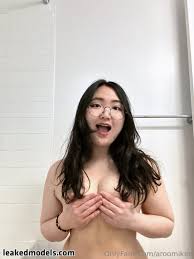 Aroomi Kim al descubierto - una colección of her hottest desnuda imágenes