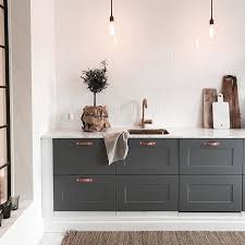 Superfrontdotcom Pa Instagram Natural Trunk Handles In This Classic Kitchen Leather Pulls Kitchen Leather Kitchen Kitchen Design Decor