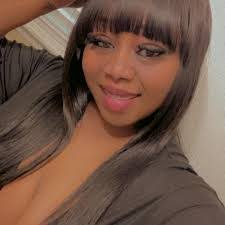 Carmen Lowe's Instagram, Twitter & Facebook