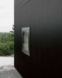 Pin By Silvia Gonzalez On Exteriors House Cladding Metal Siding Tiny House Exterior
