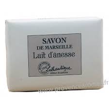 Savon De Marseille Au Lait D Anesse A L Huile D Olive Lothantique Le Comptoir A Savons De Marseille Provence Aromes Tendance Sud