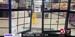 Burglar uses van to break into St. George convenience store